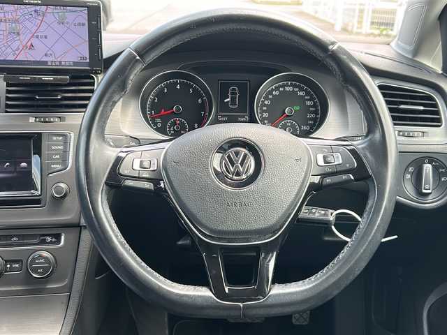 フォルクスワーゲン ゴルフ TSI コンフォートライン BM 富山県 2013(平25)年 5.7万km 黒 HDD純正ナビ/Bluetooth/CD/AUX/ワンセグTV/ETC/横滑り防止装置/レーンキープアシスト/バックカメラ/純正16インチアルミホイール/ドライブレコーダー/純正フロアマット/スペアキー/オートライト/取扱説明書