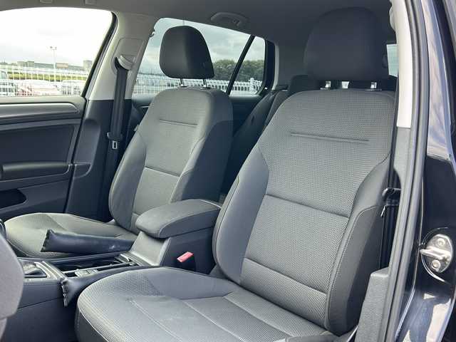 フォルクスワーゲン ゴルフ TSI コンフォートライン BM 富山県 2013(平25)年 5.7万km 黒 HDD純正ナビ/Bluetooth/CD/AUX/ワンセグTV/ETC/横滑り防止装置/レーンキープアシスト/バックカメラ/純正16インチアルミホイール/ドライブレコーダー/純正フロアマット/スペアキー/オートライト/取扱説明書