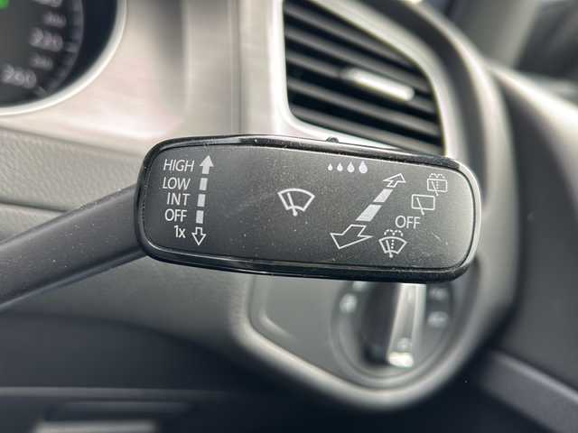 フォルクスワーゲン ゴルフ TSI コンフォートライン BM 富山県 2013(平25)年 5.7万km 黒 HDD純正ナビ/Bluetooth/CD/AUX/ワンセグTV/ETC/横滑り防止装置/レーンキープアシスト/バックカメラ/純正16インチアルミホイール/ドライブレコーダー/純正フロアマット/スペアキー/オートライト/取扱説明書