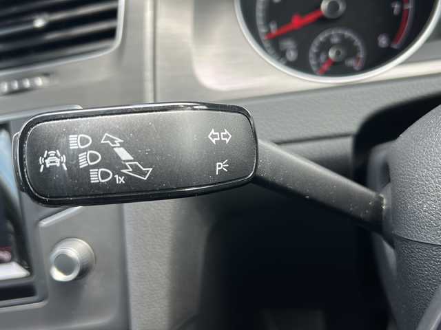 フォルクスワーゲン ゴルフ TSI コンフォートライン BM 富山県 2013(平25)年 5.7万km 黒 HDD純正ナビ/Bluetooth/CD/AUX/ワンセグTV/ETC/横滑り防止装置/レーンキープアシスト/バックカメラ/純正16インチアルミホイール/ドライブレコーダー/純正フロアマット/スペアキー/オートライト/取扱説明書