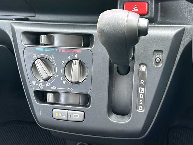 ダイハツ ミラ イース L SAⅢ 岡山県 2018(平30)年 2.9万km マゼンタベリーマイカM 登録時走行距離28472km/ワンオーナー　　/カロッツェリアナビＡＶＩＣ－ＲＺ３０２　/バックカメラ　/ＣＤ／ＤＶＤ／ワンセグTV　/衝突被害軽減システム　/衝突安全ボディ/スマートアシスト　/アイドリングストップ　/リモコンキー　/盗難防止システム/保証書　/取扱説明書　/記録簿