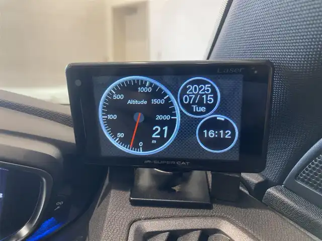 プジョー ３００８ GT ハイブリッド4 熊本県 2022(令4)年 4万km グレーⅡ ・スマートキー/・プッシュスタート/・パノラマサンルーフ/・アクティブセーフティブレーキ/・トラフィックサインインフォメーション/・疲労検知/・アダプティブライト/・インテリジェントハイビーム/・パーキングセンサー/・パーキングアシスト/・ブラインドスポットモニター/・ハーフレザーシート /・D席パワーシート/・前席シートヒーター /・純正メモリナビ/　【Bluetooth・USB・AppleCarPlay・AndroidAuto】/・フルセグTV/・全方位カメラ/・左サイドカメラ/・ETC/・ドライブレコーダー(前後録画)/・パワーバックドア/・LEDヘッドランプ/・純正マット/・パワーバックドア