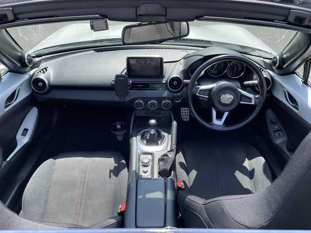 マツダ ロードスター S スペシャルパッケージ 三重県 2015(平27)年 9.6万km セラミックM 登録時95359km/ワンオーナー/禁煙車/メーカーオプションナビ/・Bluetooth・フルセグ・CD/DVD・USB・AUX・AM/FM/前方ドラレコ/バックカメラ/AUTOライト/AUTOワイパー/LEDヘッドライト/ステアリングスイッチ/ビルドインETC/フォグランプ/純正１６インチアルミホイール/スマートキー/プッシュスタート/スペアキー