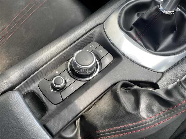 マツダ ロードスター S スペシャルパッケージ 三重県 2015(平27)年 9.6万km セラミックM 登録時95359km/ワンオーナー/禁煙車/メーカーオプションナビ/・Bluetooth・フルセグ・CD/DVD・USB・AUX・AM/FM/前方ドラレコ/バックカメラ/AUTOライト/AUTOワイパー/LEDヘッドライト/ステアリングスイッチ/ビルドインETC/フォグランプ/純正１６インチアルミホイール/スマートキー/プッシュスタート/スペアキー