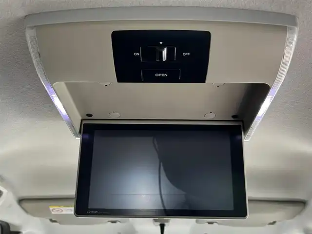 ホンダ Ｎ ＢＯＸ カスタム G Lパッケージ 宮城県 2015(平27)年 7.2万km プレミアムホワイトパールⅡ 2トーンカラースタイル/シルバー塗装メータリング/リアシートスライド＋シートバックテーブル/＝＝＝/純正11インチフリップダウンモニター（VM-155EN）/純正ナビ（VXM-152VFi）/・CD/DVD/・Bluetooth/・フルセグTV/ETC/ドライブレコーダー/左側パワースライドドア/革巻きステアリング/ステアリングスイッチ/HIDヘッドランプ/フォグランプ/オートライト/スマートキー＆プッシュスタート/電動格納ミラー/リア席サンシェード/社外14インチAW/ドアバイザー/フロアマット/Wエアバッグ