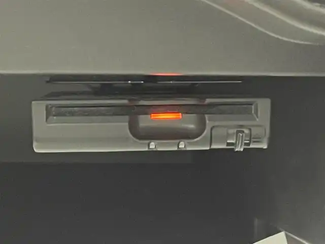 日産 ノート e－パワー X 滋賀県 2018(平30)年 2.2万km ブリリアントホワイトパール 純正7インチナビ/【Bluetooth/CD/DVD/フルセグTV/AUX/SD】/全方位カメラ/レーンキープアシスト/衝突軽減ブレーキ/クリアランスソナー/オートライト/オートマチックハイビーム/ETC/前方ドライブレコーダー/デジタルインナーミラー/純正フロアマット/ドアバイザー/プッシュスタート/スマートキー/ステアリングリモコン