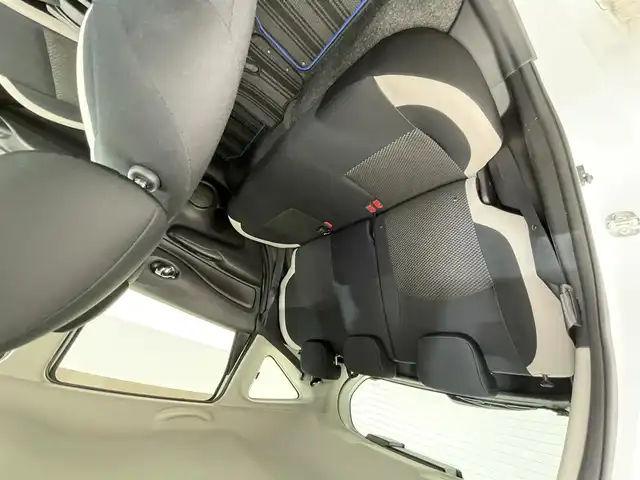 日産 ノート e－パワー X 滋賀県 2018(平30)年 2.2万km ブリリアントホワイトパール 純正7インチナビ/【Bluetooth/CD/DVD/フルセグTV/AUX/SD】/全方位カメラ/レーンキープアシスト/衝突軽減ブレーキ/クリアランスソナー/オートライト/オートマチックハイビーム/ETC/前方ドライブレコーダー/デジタルインナーミラー/純正フロアマット/ドアバイザー/プッシュスタート/スマートキー/ステアリングリモコン