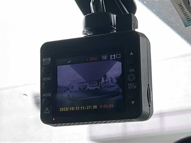 メルセデス・ベンツ Ｂ１８０ ブルーエフィシェンシー 東京都 2012(平24)年 6.9万km カルサイトホワイト 純正HDDナビ/【フルセグ・CD・ラジオ】/バックカメラ/ETC/前方ドライブレコーダー/パドルシフト/電動格納ミラー/ウィンカーミラー/ステアリングスイッチ/純正フロアマット/新車保証書/取扱説明書