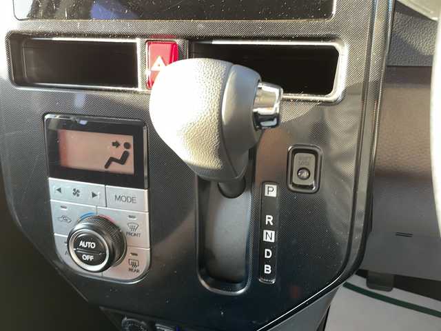 ダイハツ トール Gターボ SAⅢ 静岡県 2019(平31)年 5万km パールホワイトⅢ /純正ナビ/地デジTV//CD/DVD/Bluetooth//バック/全周囲カメラ//両側パワースライドドア//スマートアシストIII//オートハイビーム//アイドリングストップ//クルーズコントロール//スマートキー//ビルトインＥＴＣ//社外14インチＡＷ