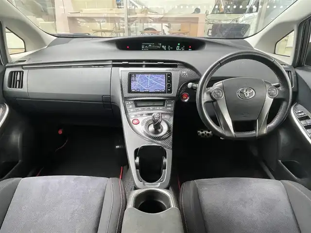 トヨタ プリウス S ツーリングセレ G’s 岐阜県 2013(平25)年 11.9万km レッドマイカメタリック (株)IDOMが運営する【じしゃロン多治見店】の自社ローン専用車両になります。こちらは現金またはオートローンご利用時の価格です。自社ローンご希望の方は別途その旨お申付け下さい。/純正ナビ/（Bluetooth、DVD、フルセグTV）/バックカメラ/ステアリングリモコン/ETC/G‘Sホイール/オートライト/フォグランプ