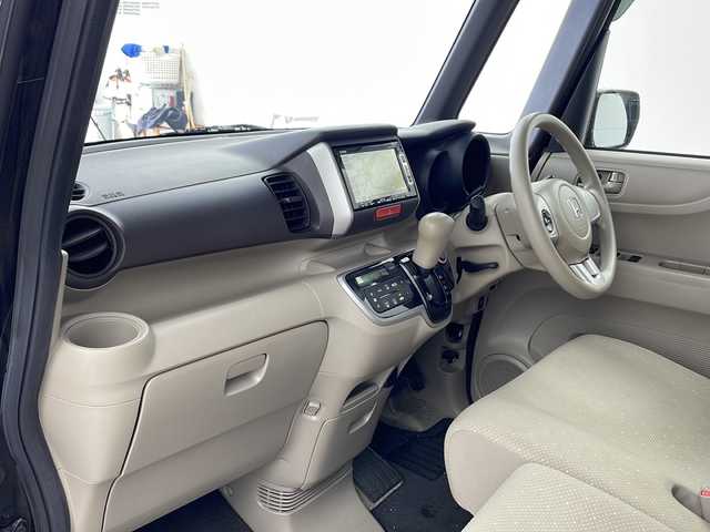 ホンダ Ｎ ＢＯＸ G Lパッケージ 兵庫県 2012(平24)年 7万km クリスタルブラックパール ・純正ナビ（VXM-128VSX）/・CD/DVD/SD/TV/・バックカメラ/・片側パワースライドドア/・前方ドライブレコーダー/・ステアリングリモコン/・ハロゲンライト/・ヘッドライトレベライザー/・横滑り防止装置/・ECON/・ETC/・オートエアコン/・スマートキー/・スペアキー/・プッシュスタート/・純正フロアマット/・ドアバイザー/・電動格納ミラー