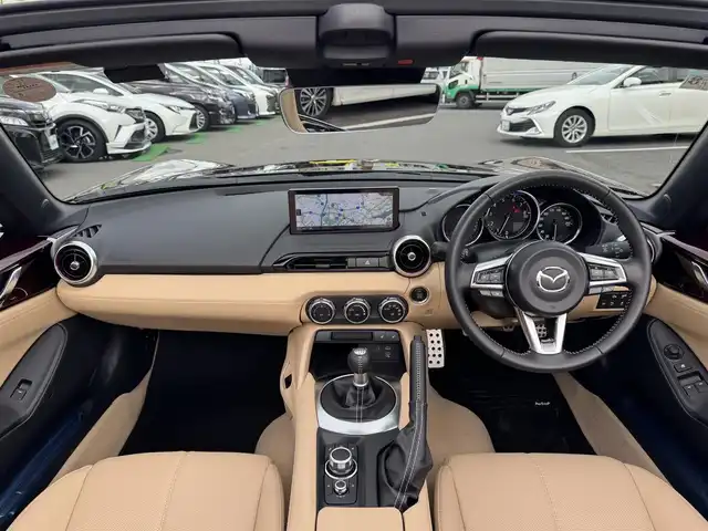 マツダ ロードスター 35周年記念車 千葉県 2025(令7)年 0.1万km ワインＭ ワンオーナー車/6速MT車/i-ACTIVSENSE/衝突軽減ブレーキ/レーダークルーズコントロール/レーンキープアシスト/ハイビームコントロール/ブラインドスポットモニター/スマートブレーキサポート/8.8インチ純正メモリナビ/Bluetooth/CarPlay/フルセグTV/バックカメラ/LEDライト/ETC/社外フロアマット/レザーシート/純正16インチアルミホイール/スマートキー/取扱説明書＆保証書/R7年記録簿/スペアキー×1本