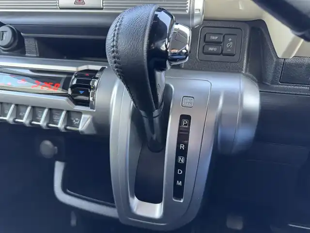 スズキ クロスビー HYBRID MZ 千葉県 2020(令2)年 5.4万km キャラバンアイボリーパールメタリック/ホワイト 2トーンルーフ ワンオーナー/衝突軽減ブレーキ/純正８インチナビ（フルセグＴＶ／ＢＴ／ＣＤ／ＤＶＤ／ＵＳＢ）/全方位カメラ/ドライブレコーダー/純正１６インチＡＷ/ＬＥＤフォグランプ/ビルドインＥＴＣ/パドルシフト