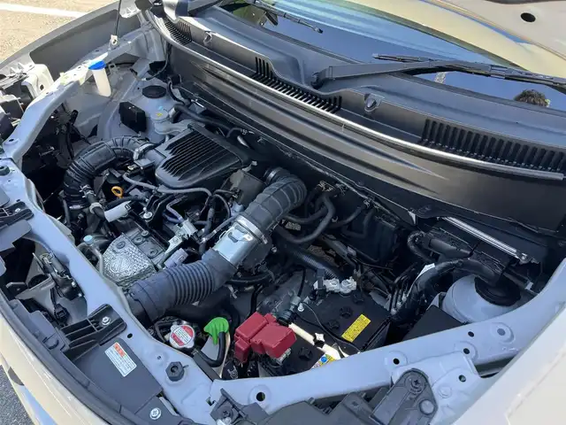 スズキ クロスビー HYBRID MZ 千葉県 2020(令2)年 5.4万km キャラバンアイボリーパールメタリック/ホワイト 2トーンルーフ ワンオーナー/衝突軽減ブレーキ/純正８インチナビ（フルセグＴＶ／ＢＴ／ＣＤ／ＤＶＤ／ＵＳＢ）/全方位カメラ/ドライブレコーダー/純正１６インチＡＷ/ＬＥＤフォグランプ/ビルドインＥＴＣ/パドルシフト