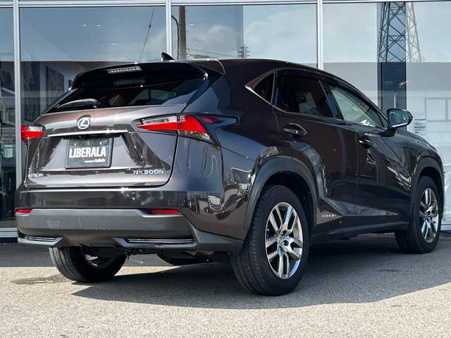 レクサス ＮＸ 300h Iパッケージ 富山県 2014(平26)年 7.5万km 茶Ⅱ 純正ナビ/フルセグTV/AM/FMラジオ/Bluetooth接続/DVD再生/バックカメラ/アイドリングストップ/黒革シート/D/N席シートヒーター/D席メモリシート/ステアリングヒーター/ACC/プリクラッシュ/前後ドラレコ/後席コンセント