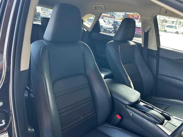 レクサス ＮＸ 300h Iパッケージ 富山県 2014(平26)年 7.5万km 茶Ⅱ 純正ナビ/フルセグTV/AM/FMラジオ/Bluetooth接続/DVD再生/バックカメラ/アイドリングストップ/黒革シート/D/N席シートヒーター/D席メモリシート/ステアリングヒーター/ACC/プリクラッシュ/前後ドラレコ/後席コンセント