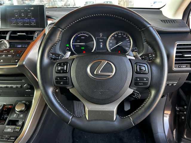 レクサス ＮＸ 300h Iパッケージ 富山県 2014(平26)年 7.5万km 茶Ⅱ 純正ナビ/フルセグTV/AM/FMラジオ/Bluetooth接続/DVD再生/バックカメラ/アイドリングストップ/黒革シート/D/N席シートヒーター/D席メモリシート/ステアリングヒーター/ACC/プリクラッシュ/前後ドラレコ/後席コンセント