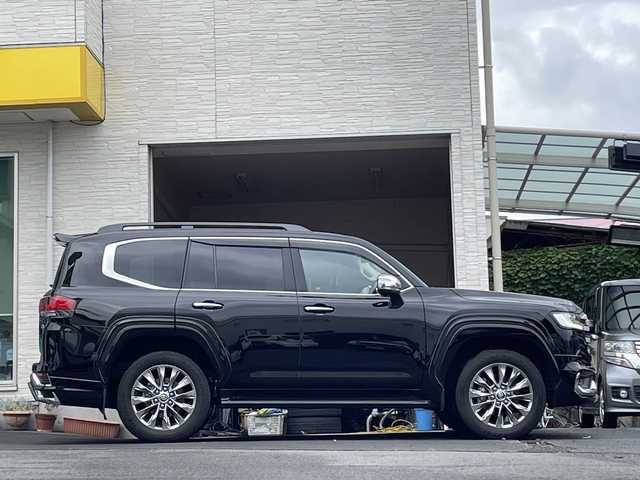 トヨタ ランドクルーザー ZX 大分県 2023(令5)年 4.4万km ブラック モデリスタエアロF・S・R/サンルーフ/ベージュレザーシート/純正メーカーナビ/フルセグTV/ブルートゥース/全方位モニター/COOL BOX/電動リアゲート/純正20インチアルミホイール/LEDヘッドライト/ビルトインETC/社外ドライブレコーダー/レーンキープアシスト/パワーシート