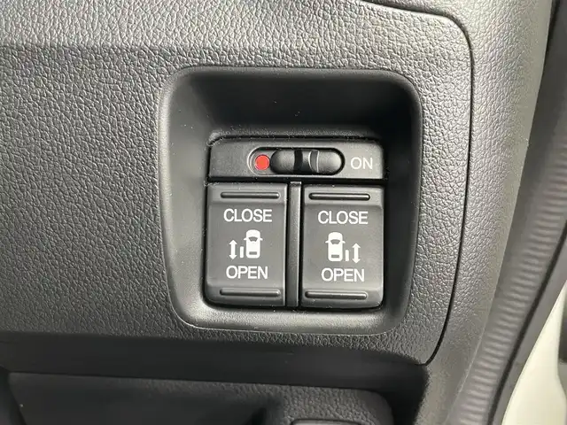 ホンダ Ｎ ＢＯＸ G SSパッケージ 大分県 2016(平28)年 4万km プレミアムホワイトパールⅡ 純正ナビ（VXM-164CSi）/CD/Bluetooth/ワンセグ/バックカメラ/シティブレーキアクティブシステム/両側パワースライドドア/HIDヘッドランプ/ETC/前席シートヒーター/ステアリングスイッチ/電動オート格納ミラー/シートバックテーブル
