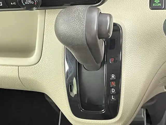 ホンダ Ｎ ＢＯＸ G L ホンダセンシング 千葉県 2018(平30)年 5.5万km クリスタルブラックパール ホンダセンシング（安全運転支援システム）/・衝突軽減ブレーキ〈CMBS〉/・誤発進抑制機能/・歩行者事故低減ステアリング/・路外逸脱抑制機能/・渋滞追従機能付 ACC〈アダプティブ・クルーズ・コントロール〉/・LKAS〈車線維持支援システム〉/・先行車発進お知らせ機能/・標識認識機能/純正ディスプレイオーディオ/・ワンセグTV/・CD/・バックカメラ/左側パワースライドドア/スマートキー/LEDライト/ビルトインETC/フロアマット