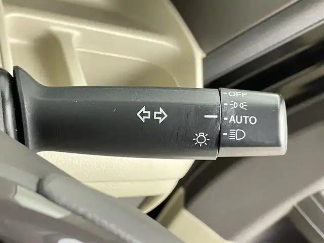 ホンダ Ｎ ＢＯＸ G L ホンダセンシング 千葉県 2018(平30)年 5.5万km クリスタルブラックパール ホンダセンシング（安全運転支援システム）/・衝突軽減ブレーキ〈CMBS〉/・誤発進抑制機能/・歩行者事故低減ステアリング/・路外逸脱抑制機能/・渋滞追従機能付 ACC〈アダプティブ・クルーズ・コントロール〉/・LKAS〈車線維持支援システム〉/・先行車発進お知らせ機能/・標識認識機能/純正ディスプレイオーディオ/・ワンセグTV/・CD/・バックカメラ/左側パワースライドドア/スマートキー/LEDライト/ビルトインETC/フロアマット