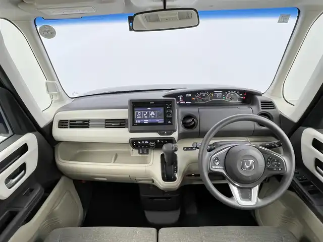 ホンダ Ｎ ＢＯＸ G L ホンダセンシング 千葉県 2018(平30)年 5.5万km クリスタルブラックパール ホンダセンシング（安全運転支援システム）/・衝突軽減ブレーキ〈CMBS〉/・誤発進抑制機能/・歩行者事故低減ステアリング/・路外逸脱抑制機能/・渋滞追従機能付 ACC〈アダプティブ・クルーズ・コントロール〉/・LKAS〈車線維持支援システム〉/・先行車発進お知らせ機能/・標識認識機能/純正ディスプレイオーディオ/・ワンセグTV/・CD/・バックカメラ/左側パワースライドドア/スマートキー/LEDライト/ビルトインETC/フロアマット