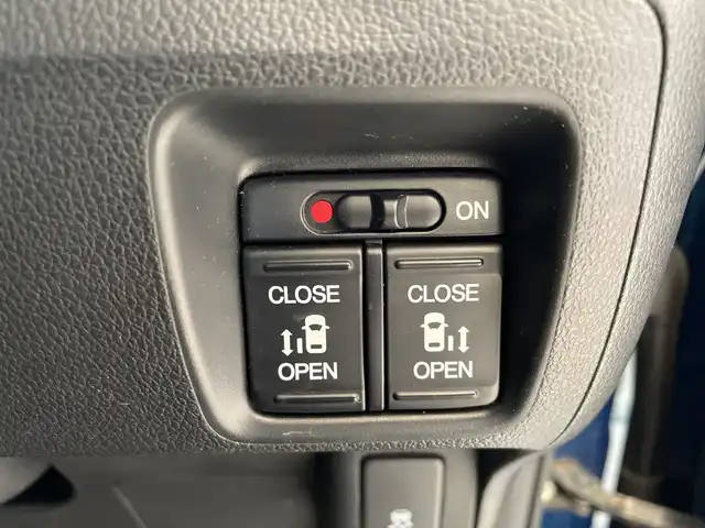 ホンダ Ｎ ＢＯＸ カスタム SSパッケージ 埼玉県 2015(平27)年 6.7万km プレミアムダイナミックブルーパール 安心パッケージ/純正メモリーナビ/ CD/DVD/BT/フルセグ/バックカメラ/両側電動スライドドア/HIDヘッドライト/純正14インチアルミホイール/ETC/スマートキー/禁煙車