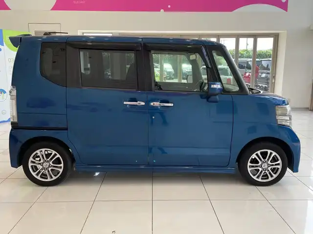 ホンダ Ｎ ＢＯＸ カスタム SSパッケージ 埼玉県 2015(平27)年 6.7万km プレミアムダイナミックブルーパール 安心パッケージ/純正メモリーナビ/ CD/DVD/BT/フルセグ/バックカメラ/両側電動スライドドア/HIDヘッドライト/純正14インチアルミホイール/ETC/スマートキー/禁煙車