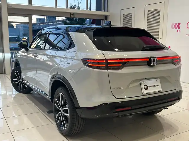 ホンダ ヴェゼル ハイブリッド e:HEV Z PLaYパッケージ 埼玉県 2025(令7)年 0.1万km プレミアムサンライトホワイトパール ホンダセンシング/純正9インチナビ/ BT/フルセグ/カープレイ/バックカメラ/パワーバックドア/レーダークルーズコントロール/レーンキープアシスト/LEDヘッドライト/ハーフレザーシート/シートヒーター/純正18インチアルミホイール/ステアリングヒーター/ワイヤレス充電/パドルシフト/ETC2.0/スマートキー×2/禁煙車