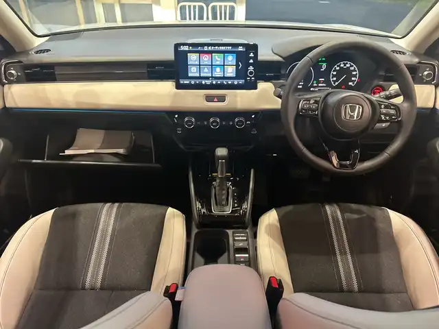 ホンダ ヴェゼル ハイブリッド e:HEV Z PLaYパッケージ 埼玉県 2025(令7)年 0.1万km プレミアムサンライトホワイトパール ホンダセンシング/純正9インチナビ/ BT/フルセグ/カープレイ/バックカメラ/パワーバックドア/レーダークルーズコントロール/レーンキープアシスト/LEDヘッドライト/ハーフレザーシート/シートヒーター/純正18インチアルミホイール/ステアリングヒーター/ワイヤレス充電/パドルシフト/ETC2.0/スマートキー×2/禁煙車