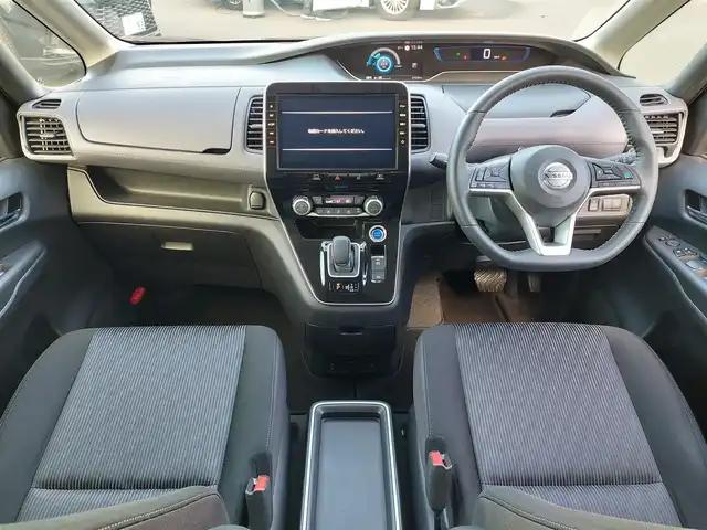 日産 セレナ e－パワー ハイウェイスター V 東京都 2021(令3)年 4.8万km ダイヤモンドブラック エマージェンシーブレーキ/踏み間違い衝突防止アシスト/車線逸脱防止支援/ブラインドスポットアシスト/コーナーセンサー/プロパイロット/アラウンドビューモニター/インテリジェントルームミラー/プッシュスタート/純正ナビ/フルセグTV/フリップダウンモニター/ETC/ドライブレコーダー/両側パワースライドドア/シートヒーター/ステアリングヒーター/パーソナルテーブル/後席ロールサンシェード/LEDヘッドライト/オートライト/ドアバイザー/16インチ純正アルミホイール/スマートキー