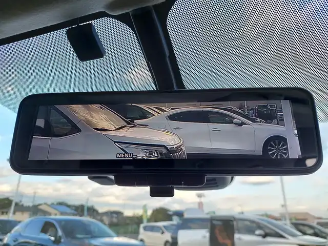 日産 セレナ e－パワー ハイウェイスター V 東京都 2021(令3)年 4.8万km ダイヤモンドブラック エマージェンシーブレーキ/踏み間違い衝突防止アシスト/車線逸脱防止支援/ブラインドスポットアシスト/コーナーセンサー/プロパイロット/アラウンドビューモニター/インテリジェントルームミラー/プッシュスタート/純正ナビ/フルセグTV/フリップダウンモニター/ETC/ドライブレコーダー/両側パワースライドドア/シートヒーター/ステアリングヒーター/パーソナルテーブル/後席ロールサンシェード/LEDヘッドライト/オートライト/ドアバイザー/16インチ純正アルミホイール/スマートキー