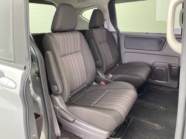 ホンダ フリード ハイブリット G ホンダセンシング 愛知県 2018(平30)年 3.2万km ルナシルバーM ６人乗り/純正SDナビ/バックカメラ/ビルトインETC/オートサイドステップ/両側パワースライドドア/ホンダセンシング/・衝突軽減ブレーキ（CMBS)/・車線維持支援システム（LKAS)/・アダプティブクルーズコントロール/・先行車発信お知らせ機能/・標識認識機能/・誤発進抑制/・路外逸脱抑制機能/・歩行者事故低減システム/横滑り防止/ワイパーデアイサ/LEDヘッドライト　アクティブコーナリングライト/電動格納ウィンカーミラー/スペアキー