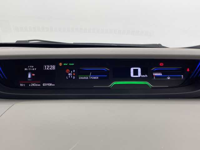 ホンダ フリード ハイブリット G ホンダセンシング 愛知県 2018(平30)年 3.2万km ルナシルバーM ６人乗り/純正SDナビ/バックカメラ/ビルトインETC/オートサイドステップ/両側パワースライドドア/ホンダセンシング/・衝突軽減ブレーキ（CMBS)/・車線維持支援システム（LKAS)/・アダプティブクルーズコントロール/・先行車発信お知らせ機能/・標識認識機能/・誤発進抑制/・路外逸脱抑制機能/・歩行者事故低減システム/横滑り防止/ワイパーデアイサ/LEDヘッドライト　アクティブコーナリングライト/電動格納ウィンカーミラー/スペアキー