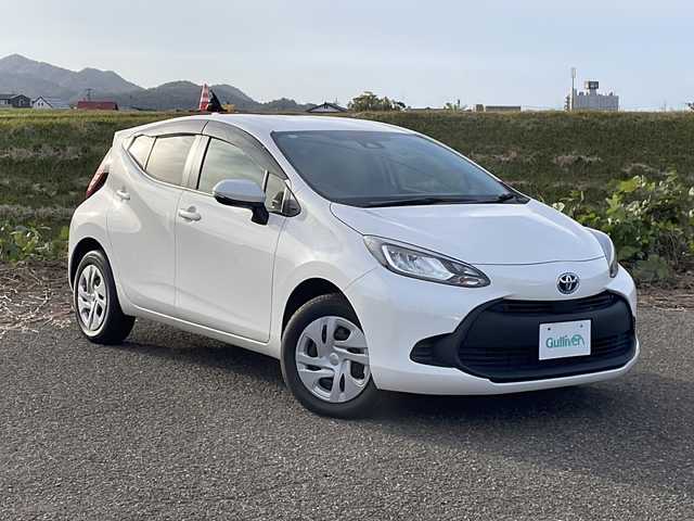 トヨタ アクア X 新潟県 2024(令6)年 1.9万km スーパーホワイトⅡ 4WD/純正ディスプレイオーディオ/BT/USB/バックカメラ/衝突被害軽減ブレーキ/レーンキープアシスト/レーダークルーズコントロール/コーナーセンサー/ステアリングスイッチ/スマートキー/プッシュスタート/LEDヘッドライト/オートライト/オートハイビーム