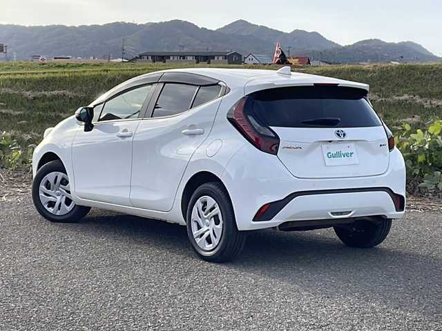 トヨタ アクア X 新潟県 2024(令6)年 1.9万km スーパーホワイトⅡ 4WD/純正ディスプレイオーディオ/BT/USB/バックカメラ/衝突被害軽減ブレーキ/レーンキープアシスト/レーダークルーズコントロール/コーナーセンサー/ステアリングスイッチ/スマートキー/プッシュスタート/LEDヘッドライト/オートライト/オートハイビーム