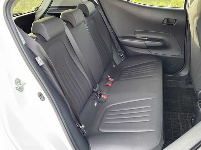 トヨタ アクア X 新潟県 2024(令6)年 1.9万km スーパーホワイトⅡ 4WD/純正ディスプレイオーディオ/BT/USB/バックカメラ/衝突被害軽減ブレーキ/レーンキープアシスト/レーダークルーズコントロール/コーナーセンサー/ステアリングスイッチ/スマートキー/プッシュスタート/LEDヘッドライト/オートライト/オートハイビーム