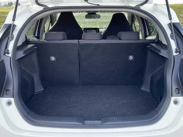 トヨタ アクア X 新潟県 2024(令6)年 1.9万km スーパーホワイトⅡ 4WD/純正ディスプレイオーディオ/BT/USB/バックカメラ/衝突被害軽減ブレーキ/レーンキープアシスト/レーダークルーズコントロール/コーナーセンサー/ステアリングスイッチ/スマートキー/プッシュスタート/LEDヘッドライト/オートライト/オートハイビーム