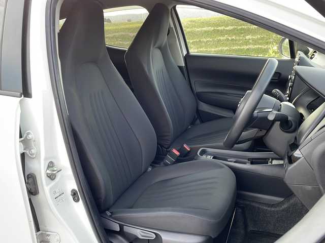 トヨタ アクア X 新潟県 2024(令6)年 1.9万km スーパーホワイトⅡ 4WD/純正ディスプレイオーディオ/BT/USB/バックカメラ/衝突被害軽減ブレーキ/レーンキープアシスト/レーダークルーズコントロール/コーナーセンサー/ステアリングスイッチ/スマートキー/プッシュスタート/LEDヘッドライト/オートライト/オートハイビーム