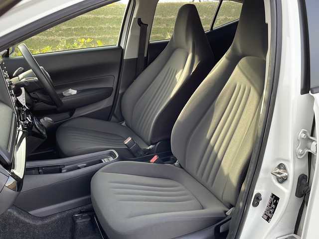 トヨタ アクア X 新潟県 2024(令6)年 1.9万km スーパーホワイトⅡ 4WD/純正ディスプレイオーディオ/BT/USB/バックカメラ/衝突被害軽減ブレーキ/レーンキープアシスト/レーダークルーズコントロール/コーナーセンサー/ステアリングスイッチ/スマートキー/プッシュスタート/LEDヘッドライト/オートライト/オートハイビーム