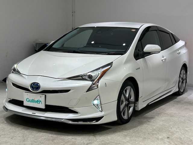 トヨタ プリウス A ツーリングセレクション 宮城県 2016(平28)年 6.7万km ホワイトパールクリスタルシャイン モデリスタエアロ/トヨタセーフティーセンス/・ブラインドスポットモニター/・衝突軽減支援システム/・レーダークルーズコントロール/・レーンディパーチャーアラート/・レーンキープアシスト/・クリアランスソナー/純正9型ナビ/・型番：DSZT-YC4T/・フルセグTV/CD/DVD/Bluetooth/・バックカメラ/・ETC/・ドライブレコーダー/デジタルインナーミラー/アイドリングストップ/パーキングアシスト/ヘッドアップディスプレイ/革巻きステアリング/・ステアリングリモコン/レザーシート/・シートヒーター/プッシュスタート/・スマートキー/・スペアキー/LEDヘッドライト/・LEDフォグ/・オートライト/フロアマット