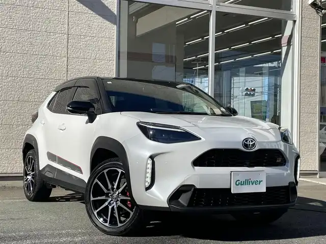 トヨタ ヤリスクロス ハイブリッド GRスポーツ 埼玉県 2023(令5)年 1.6万km ブラックマイカ/プラチナホワイトパールマイカ /ワンオーナー//純正ディスプレイオーディオ//フルセグTV//バックカメラ//アダプティブクルーズコントロール//ビルトインETC//スマートキーx2//LEDヘッドライト//PCS//LTA//PKSB//RSA//クリアランスソナー//W.サイド.カーテンエアバッグ//ABS//横滑り防止装置//前後ドライブレコーダー//ハーフレザーシート//革巻きステアリング//ステアリングオーディオリモコン//オートライト//プライバシーガラス//ドアバイザー//純正18インチAW//新車時保証書//取扱説明書//マルチメディア取説