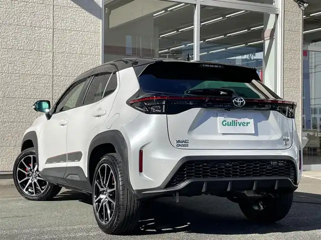 トヨタ ヤリスクロス ハイブリッド GRスポーツ 埼玉県 2023(令5)年 1.6万km ブラックマイカ/プラチナホワイトパールマイカ /ワンオーナー//純正ディスプレイオーディオ//フルセグTV//バックカメラ//アダプティブクルーズコントロール//ビルトインETC//スマートキーx2//LEDヘッドライト//PCS//LTA//PKSB//RSA//クリアランスソナー//W.サイド.カーテンエアバッグ//ABS//横滑り防止装置//前後ドライブレコーダー//ハーフレザーシート//革巻きステアリング//ステアリングオーディオリモコン//オートライト//プライバシーガラス//ドアバイザー//純正18インチAW//新車時保証書//取扱説明書//マルチメディア取説