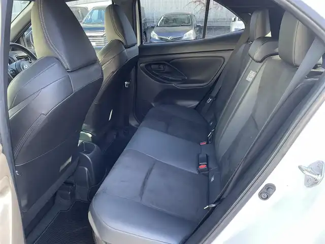 トヨタ ヤリスクロス ハイブリッド GRスポーツ 埼玉県 2023(令5)年 1.6万km ブラックマイカ/プラチナホワイトパールマイカ /ワンオーナー//純正ディスプレイオーディオ//フルセグTV//バックカメラ//アダプティブクルーズコントロール//ビルトインETC//スマートキーx2//LEDヘッドライト//PCS//LTA//PKSB//RSA//クリアランスソナー//W.サイド.カーテンエアバッグ//ABS//横滑り防止装置//前後ドライブレコーダー//ハーフレザーシート//革巻きステアリング//ステアリングオーディオリモコン//オートライト//プライバシーガラス//ドアバイザー//純正18インチAW//新車時保証書//取扱説明書//マルチメディア取説