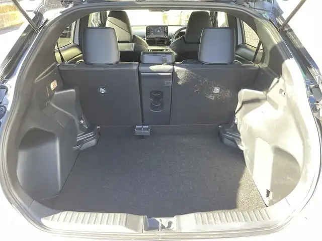 トヨタ ヤリスクロス ハイブリッド GRスポーツ 埼玉県 2023(令5)年 1.6万km ブラックマイカ/プラチナホワイトパールマイカ /ワンオーナー//純正ディスプレイオーディオ//フルセグTV//バックカメラ//アダプティブクルーズコントロール//ビルトインETC//スマートキーx2//LEDヘッドライト//PCS//LTA//PKSB//RSA//クリアランスソナー//W.サイド.カーテンエアバッグ//ABS//横滑り防止装置//前後ドライブレコーダー//ハーフレザーシート//革巻きステアリング//ステアリングオーディオリモコン//オートライト//プライバシーガラス//ドアバイザー//純正18インチAW//新車時保証書//取扱説明書//マルチメディア取説