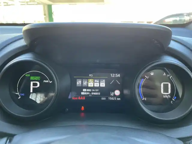 トヨタ ヤリスクロス ハイブリッド GRスポーツ 埼玉県 2023(令5)年 1.6万km ブラックマイカ/プラチナホワイトパールマイカ /ワンオーナー//純正ディスプレイオーディオ//フルセグTV//バックカメラ//アダプティブクルーズコントロール//ビルトインETC//スマートキーx2//LEDヘッドライト//PCS//LTA//PKSB//RSA//クリアランスソナー//W.サイド.カーテンエアバッグ//ABS//横滑り防止装置//前後ドライブレコーダー//ハーフレザーシート//革巻きステアリング//ステアリングオーディオリモコン//オートライト//プライバシーガラス//ドアバイザー//純正18インチAW//新車時保証書//取扱説明書//マルチメディア取説