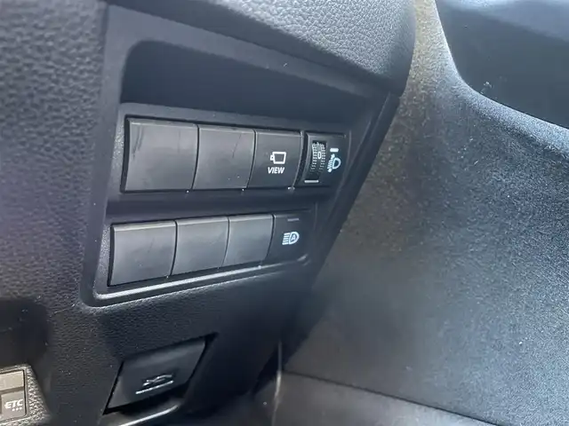 トヨタ ヤリスクロス ハイブリッド GRスポーツ 埼玉県 2023(令5)年 1.6万km ブラックマイカ/プラチナホワイトパールマイカ /ワンオーナー//純正ディスプレイオーディオ//フルセグTV//バックカメラ//アダプティブクルーズコントロール//ビルトインETC//スマートキーx2//LEDヘッドライト//PCS//LTA//PKSB//RSA//クリアランスソナー//W.サイド.カーテンエアバッグ//ABS//横滑り防止装置//前後ドライブレコーダー//ハーフレザーシート//革巻きステアリング//ステアリングオーディオリモコン//オートライト//プライバシーガラス//ドアバイザー//純正18インチAW//新車時保証書//取扱説明書//マルチメディア取説