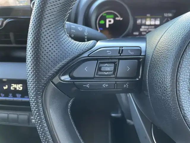 トヨタ ヤリスクロス ハイブリッド GRスポーツ 埼玉県 2023(令5)年 1.6万km ブラックマイカ/プラチナホワイトパールマイカ /ワンオーナー//純正ディスプレイオーディオ//フルセグTV//バックカメラ//アダプティブクルーズコントロール//ビルトインETC//スマートキーx2//LEDヘッドライト//PCS//LTA//PKSB//RSA//クリアランスソナー//W.サイド.カーテンエアバッグ//ABS//横滑り防止装置//前後ドライブレコーダー//ハーフレザーシート//革巻きステアリング//ステアリングオーディオリモコン//オートライト//プライバシーガラス//ドアバイザー//純正18インチAW//新車時保証書//取扱説明書//マルチメディア取説