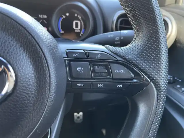 トヨタ ヤリスクロス ハイブリッド GRスポーツ 埼玉県 2023(令5)年 1.6万km ブラックマイカ/プラチナホワイトパールマイカ /ワンオーナー//純正ディスプレイオーディオ//フルセグTV//バックカメラ//アダプティブクルーズコントロール//ビルトインETC//スマートキーx2//LEDヘッドライト//PCS//LTA//PKSB//RSA//クリアランスソナー//W.サイド.カーテンエアバッグ//ABS//横滑り防止装置//前後ドライブレコーダー//ハーフレザーシート//革巻きステアリング//ステアリングオーディオリモコン//オートライト//プライバシーガラス//ドアバイザー//純正18インチAW//新車時保証書//取扱説明書//マルチメディア取説