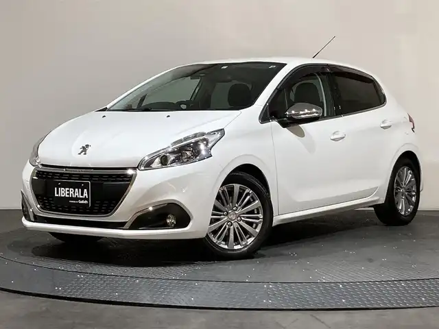 プジョー ２０８ アリュール 17年式 平成29年式 白 Id 中古車検索のガリバー
